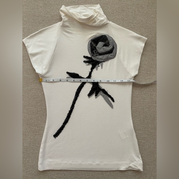 ANTONIO MARRAS (no label) Black and White Fitted Blouse with fabric applique - Picture 3 of 9